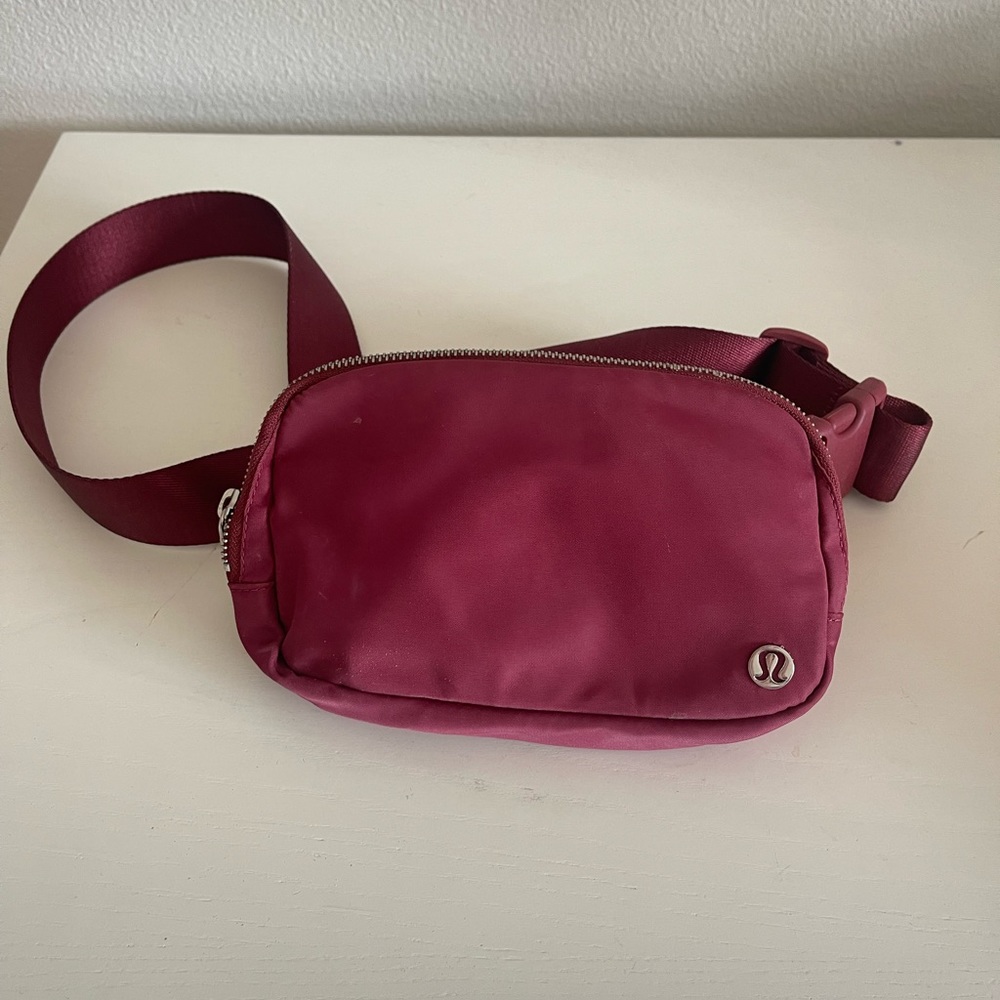 Lululemon belt bag
